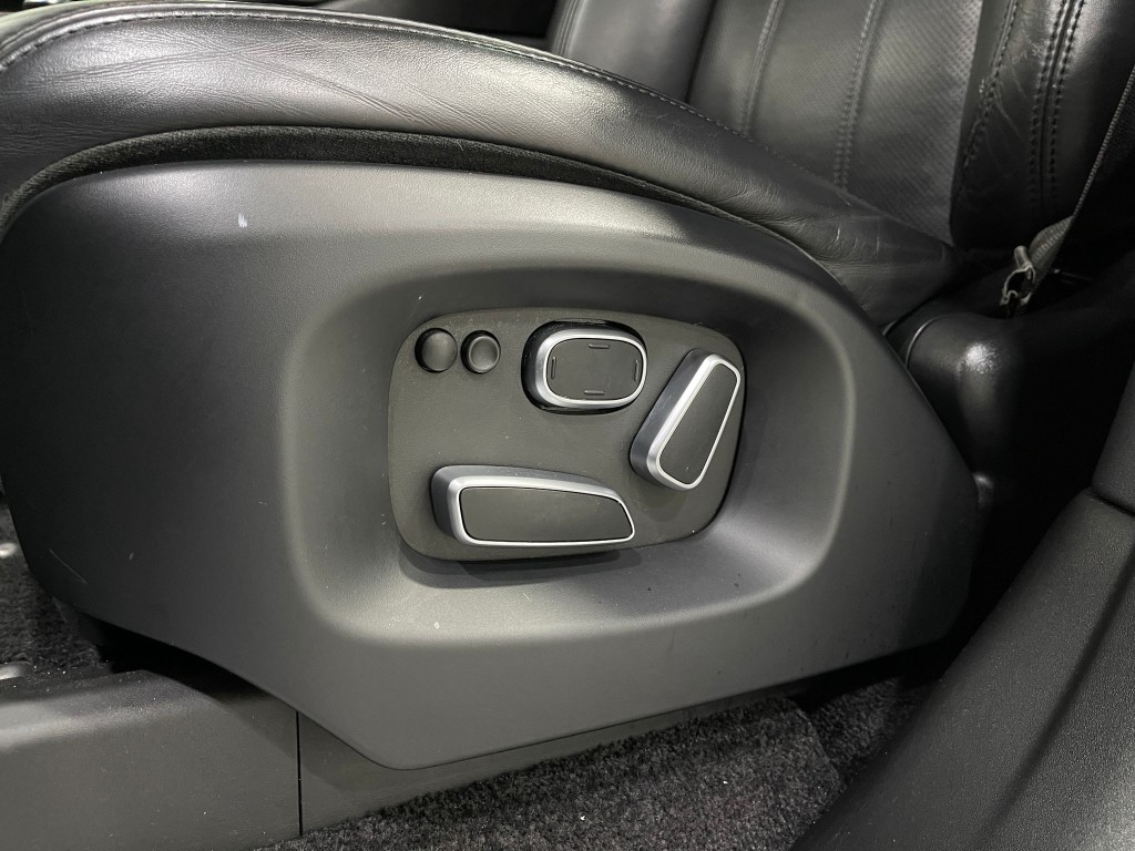 2015 Land Rover Range Rover Image 16