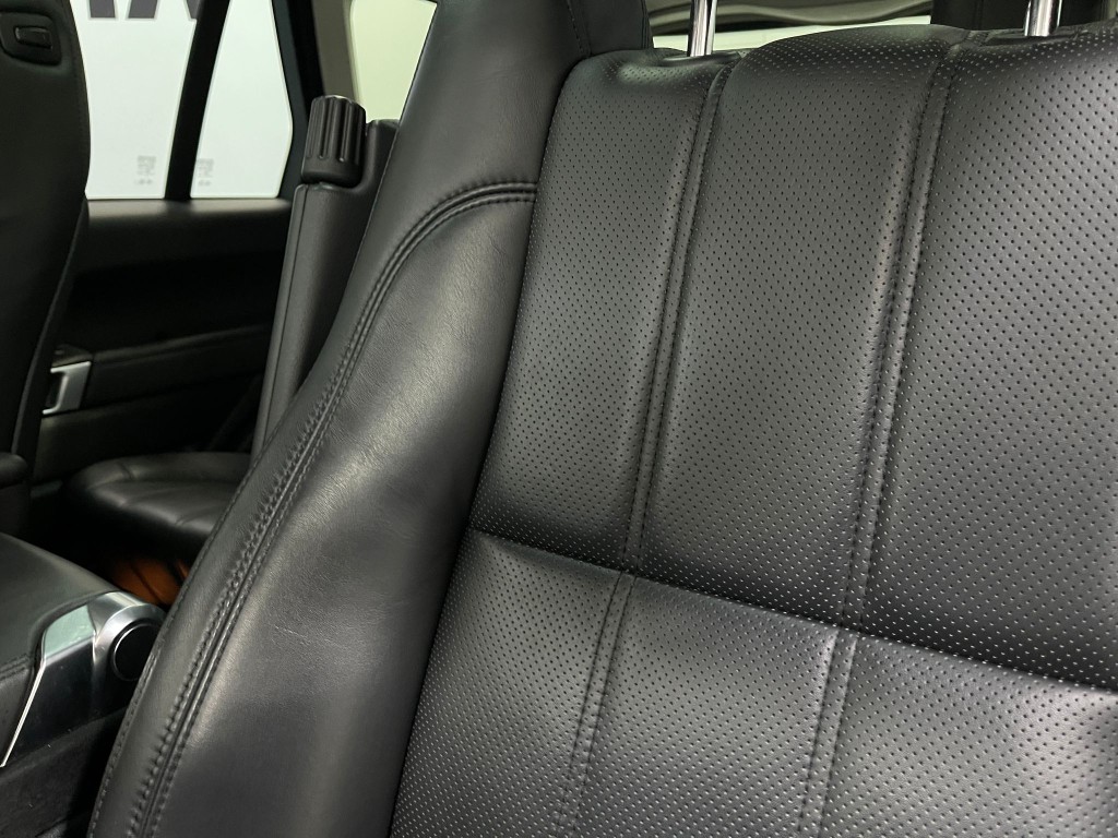 2015 Land Rover Range Rover Image 17