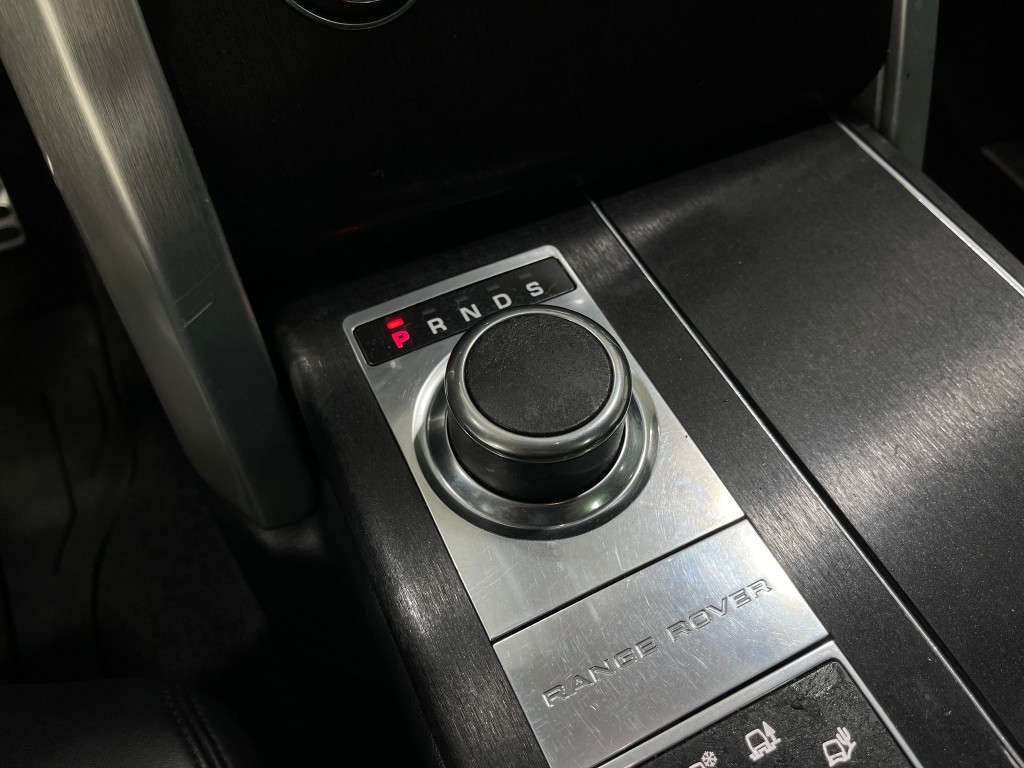 2015 Land Rover Range Rover Image 27