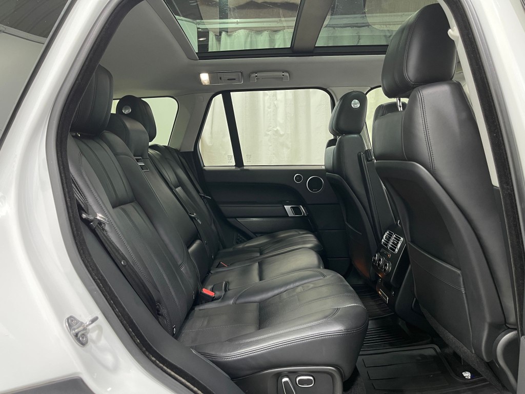 2015 Land Rover Range Rover Image 29