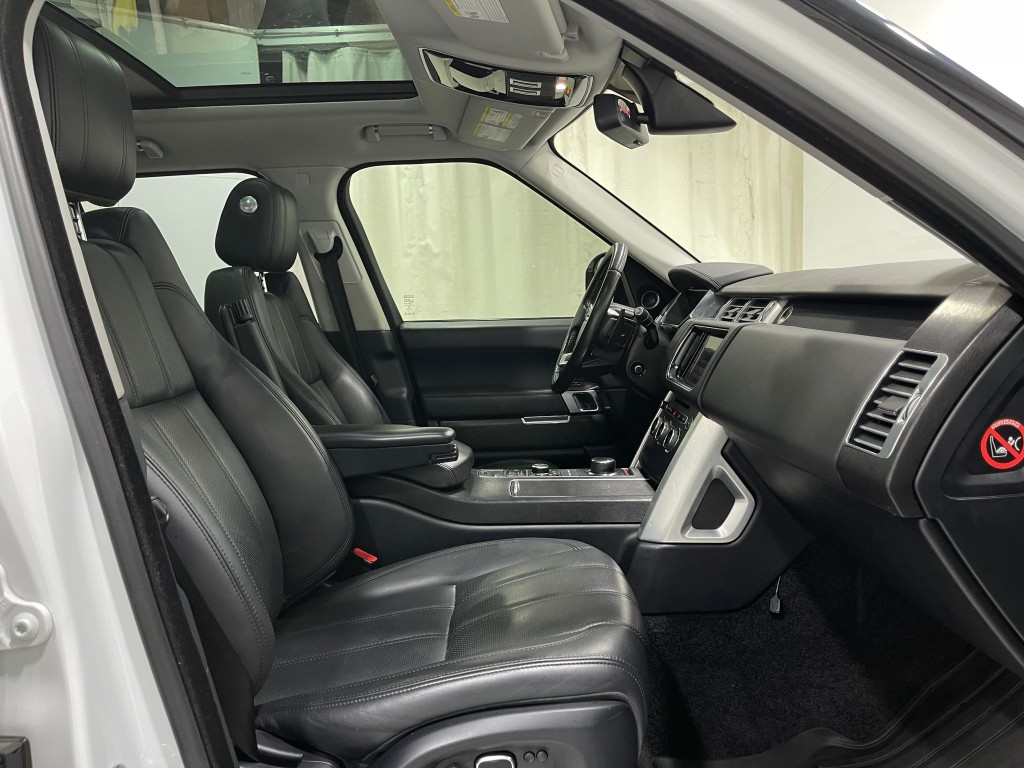 2015 Land Rover Range Rover Image 30