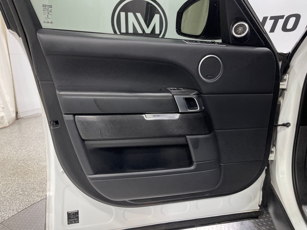 2015 Land Rover Range Rover Image 14