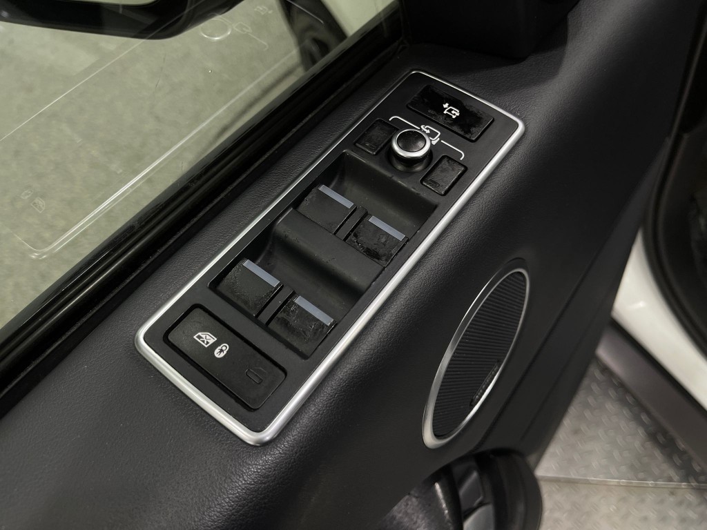 2015 Land Rover Range Rover Image 15