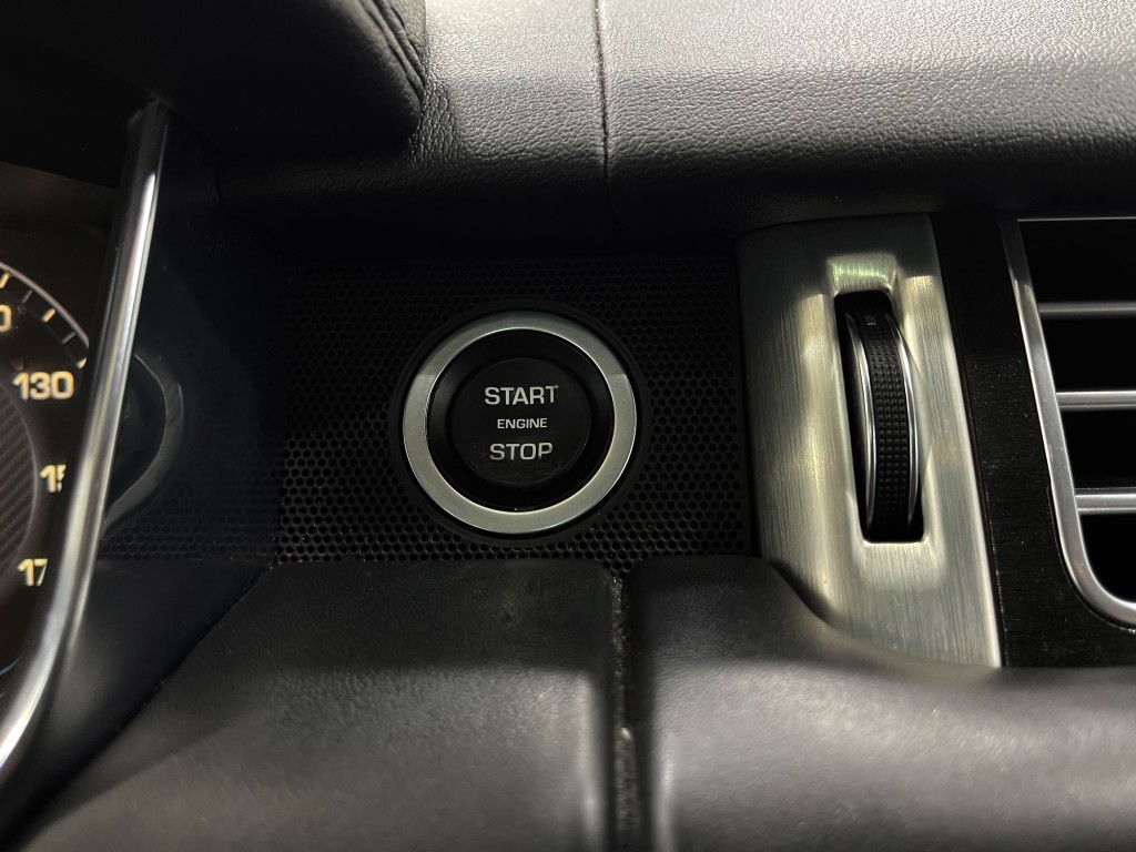 2015 Land Rover Range Rover Image 20