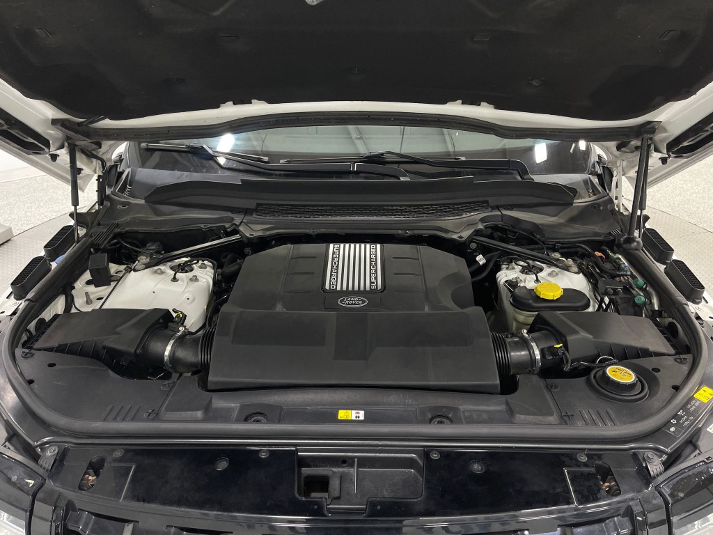 2015 Land Rover Range Rover Image 26