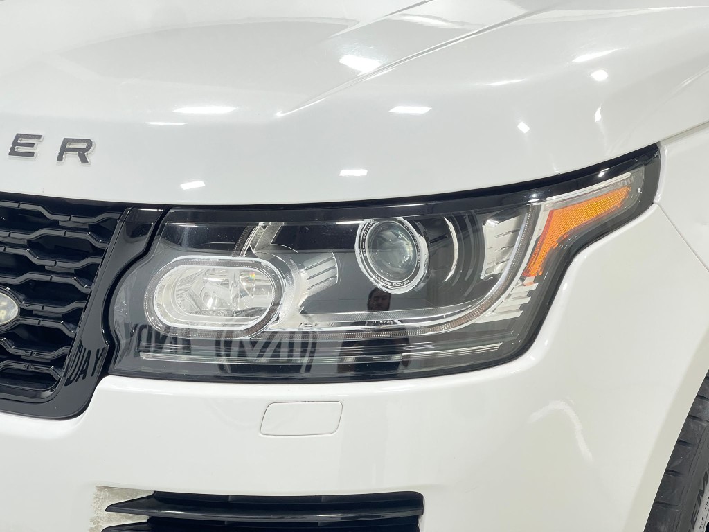 2015 Land Rover Range Rover Image 32