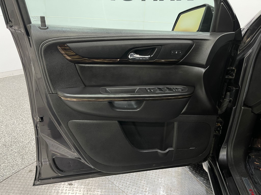 2015 GMC Acadia Image 16