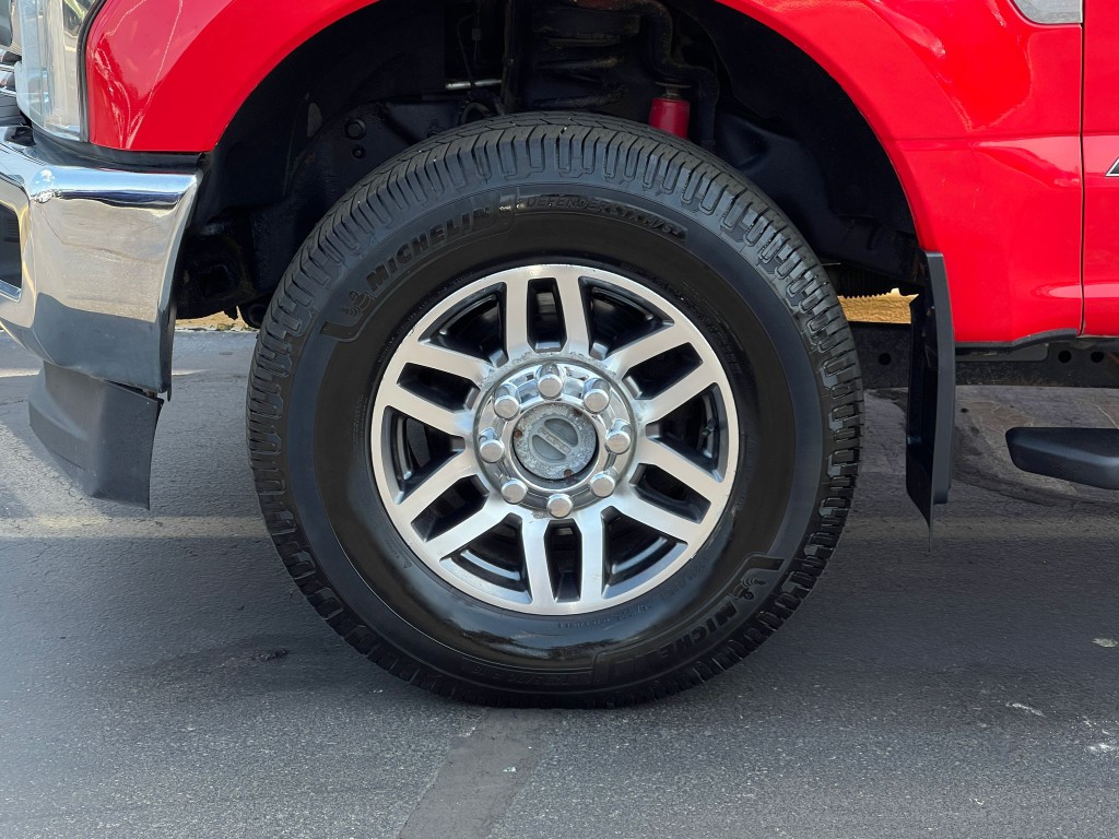 2017 Ford F-250 Image 32