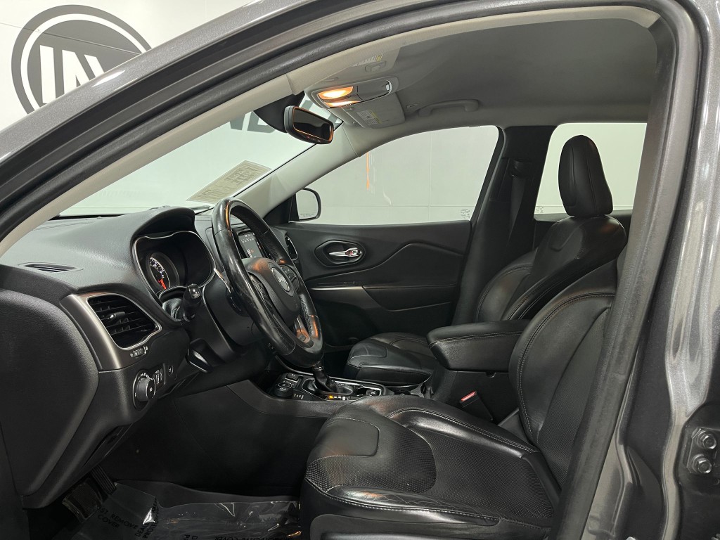 2019 Jeep Cherokee Image 12