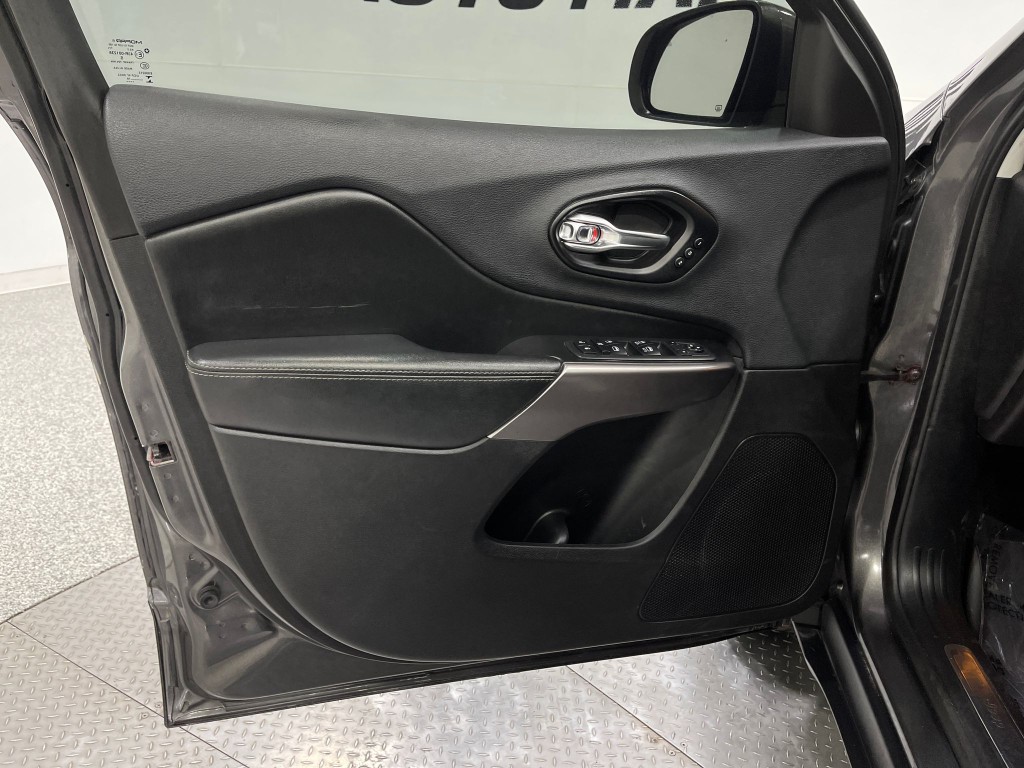 2019 Jeep Cherokee Image 14