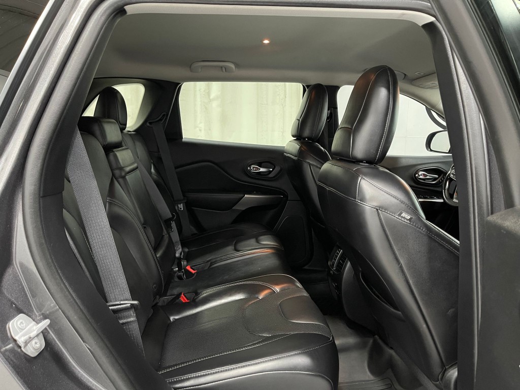 2019 Jeep Cherokee Image 30