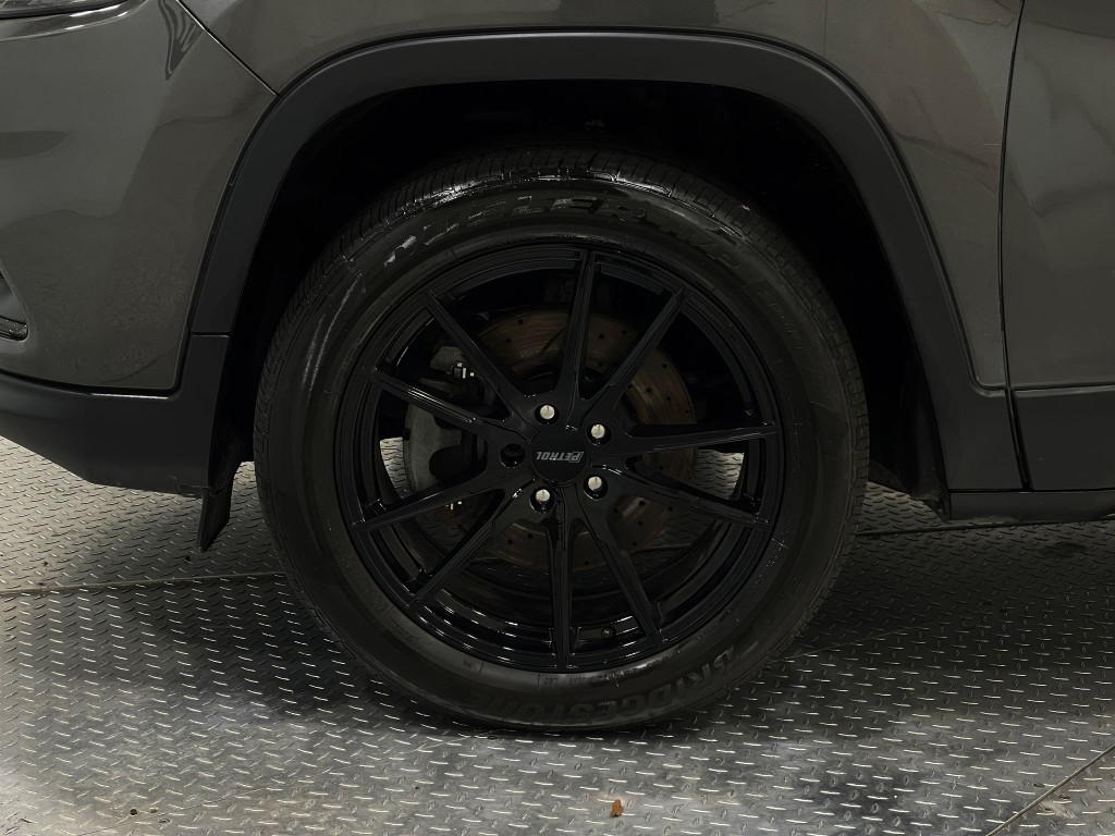 2019 Jeep Cherokee Image 34
