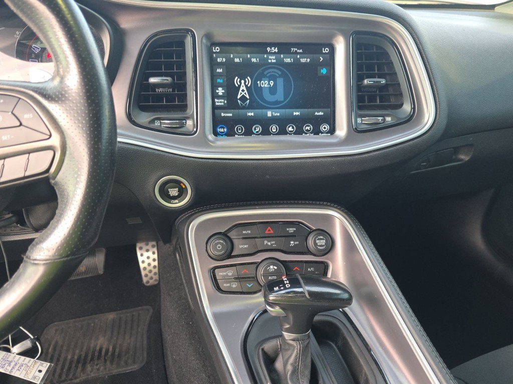 2019 Dodge Challenger Image 10