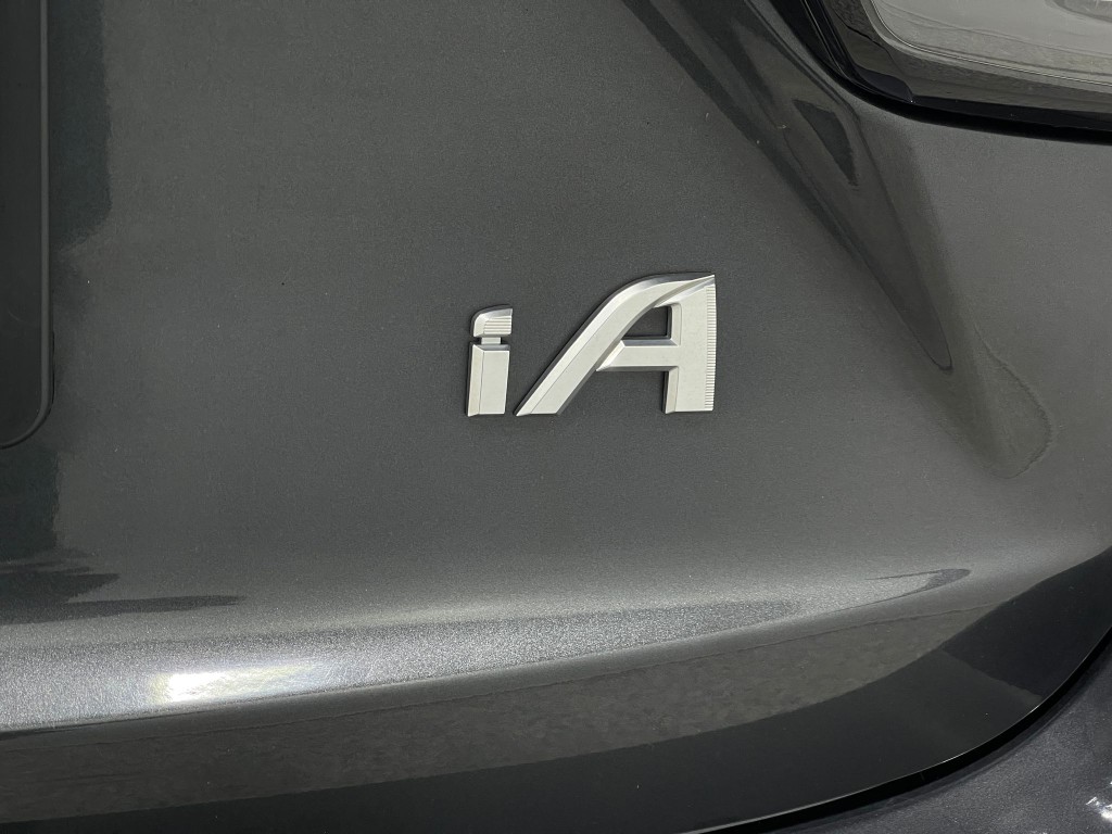 2018 Toyota Yaris Image 11