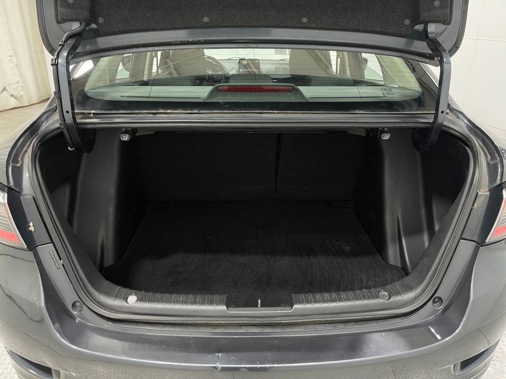 2018 Toyota Yaris Image 25