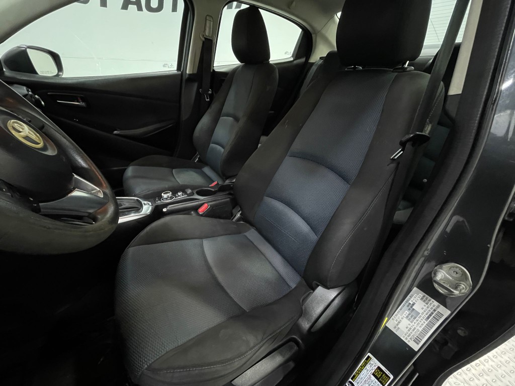 2018 Toyota Yaris Image 13