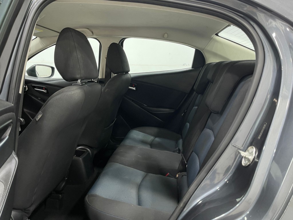 2018 Toyota Yaris Image 30