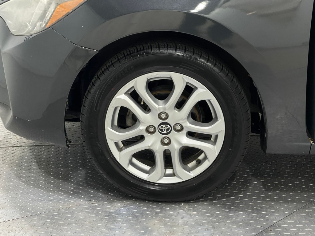 2018 Toyota Yaris Image 33