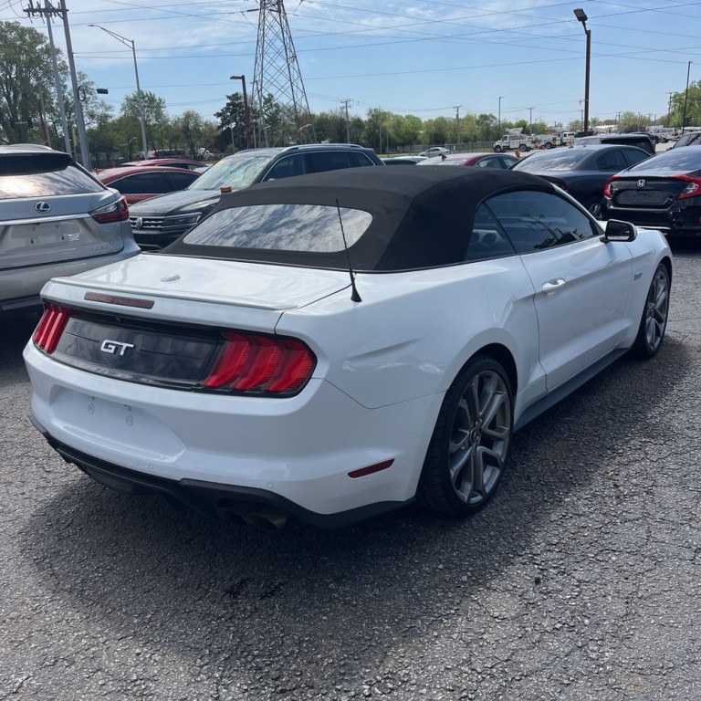 2018 Ford Mustang Image 3