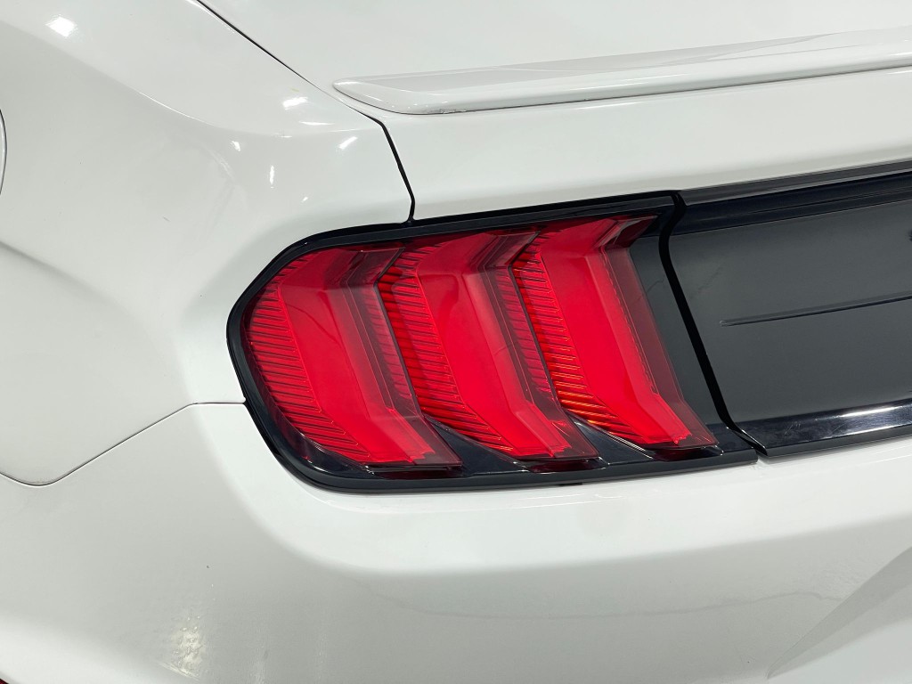 2018 Ford Mustang Image 31