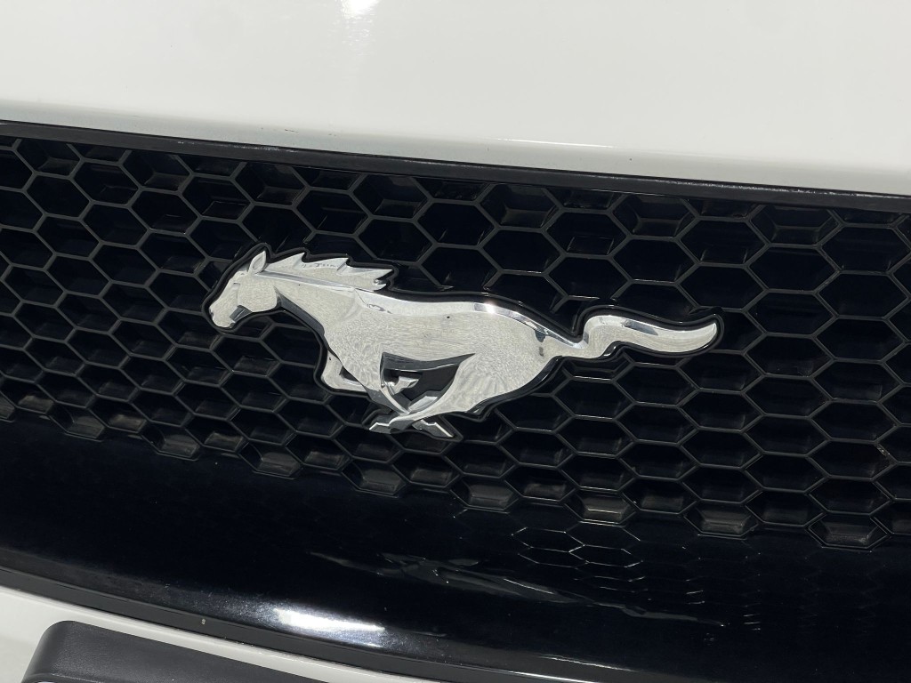 2018 Ford Mustang Image 35