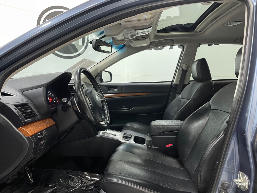 2013 Subaru Outback Image 13