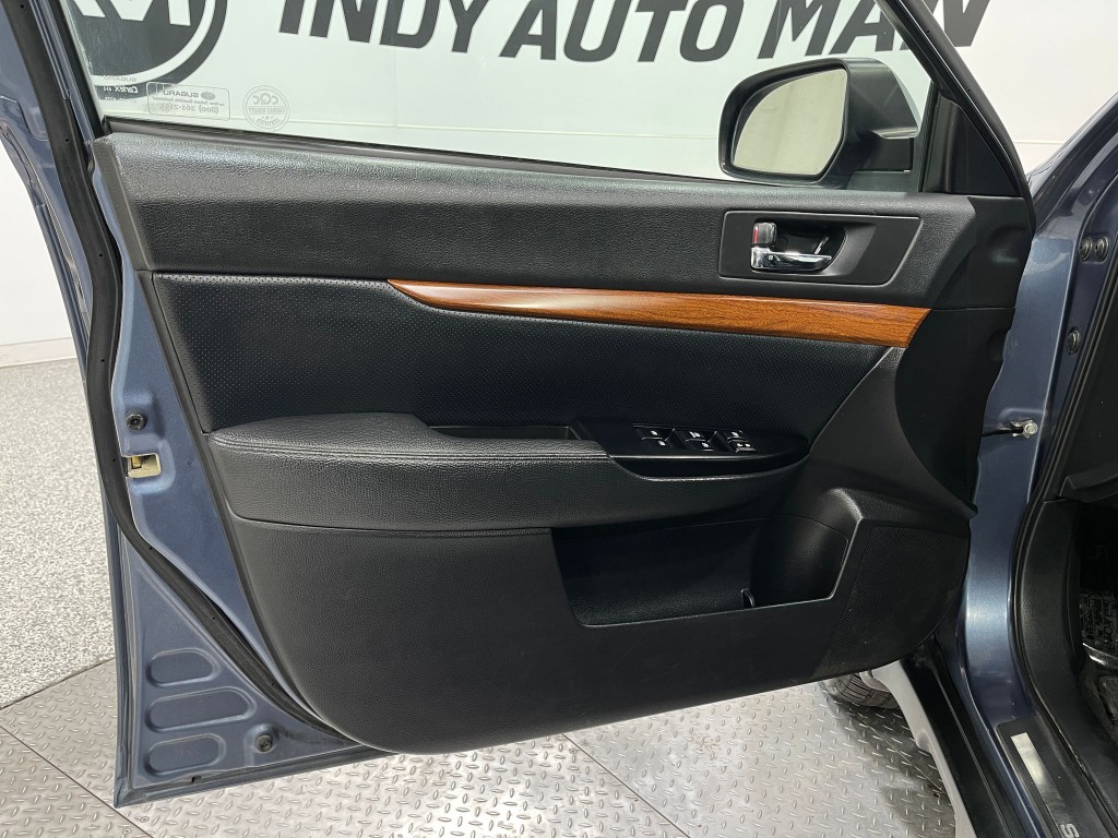 2013 Subaru Outback Image 15