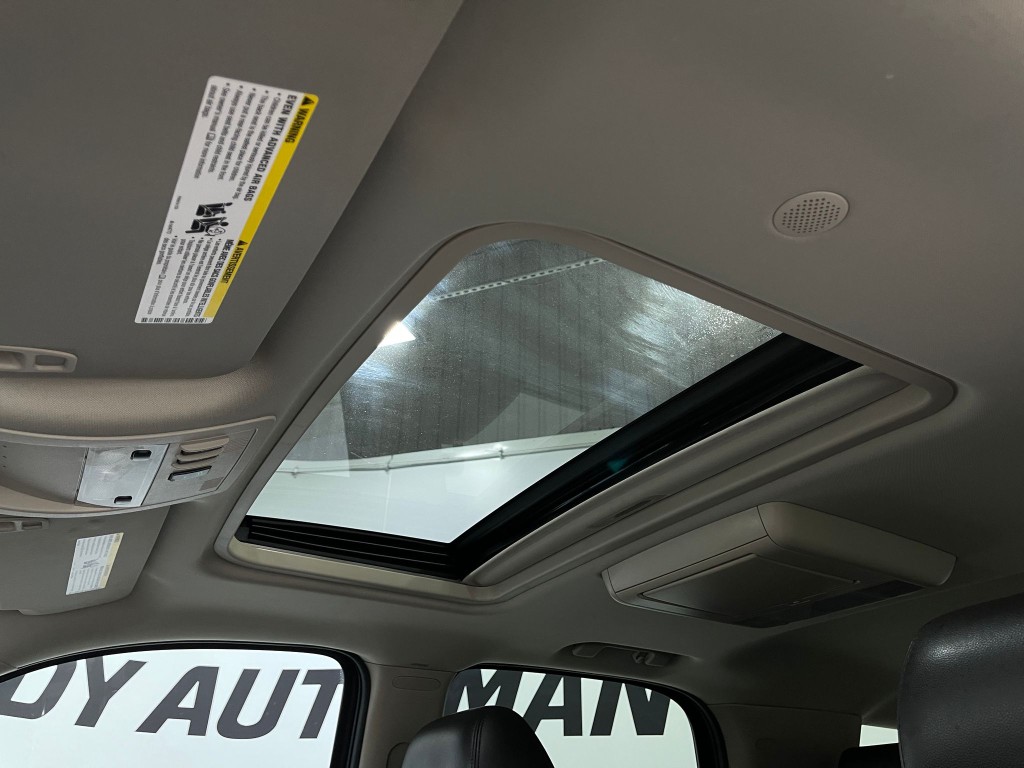 2011 Chevrolet Tahoe Image 11
