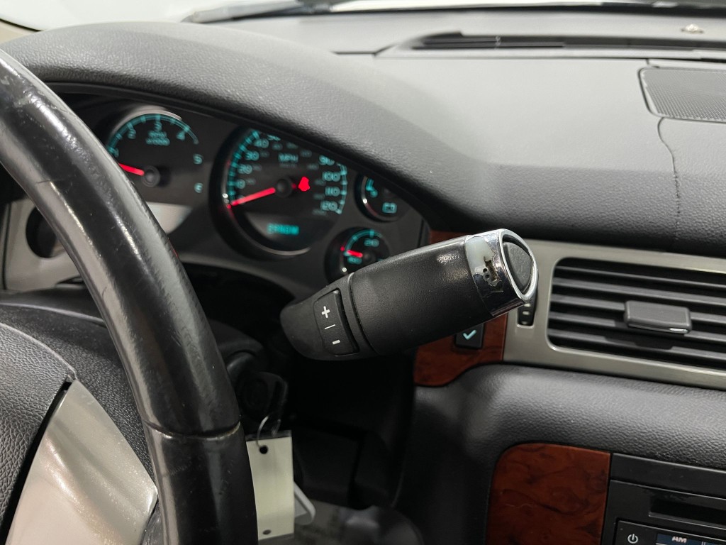2011 Chevrolet Tahoe Image 28