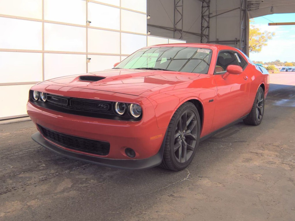 2023 Dodge Challenger Image 2