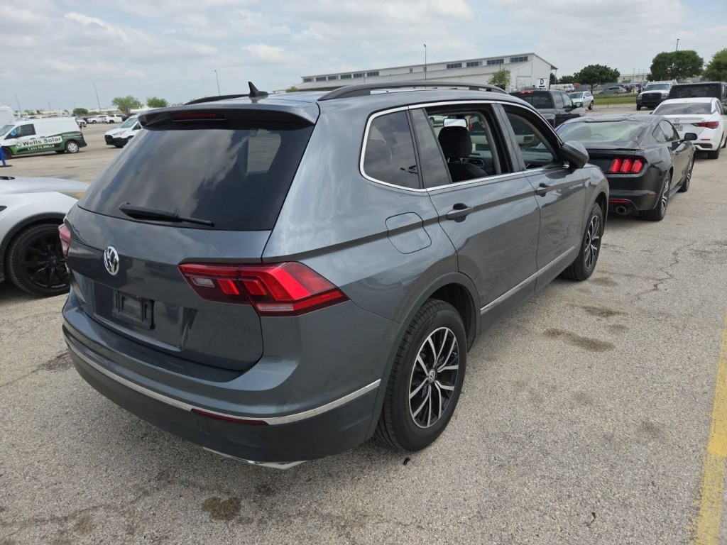 2021 Volkswagen Tiguan Image 3