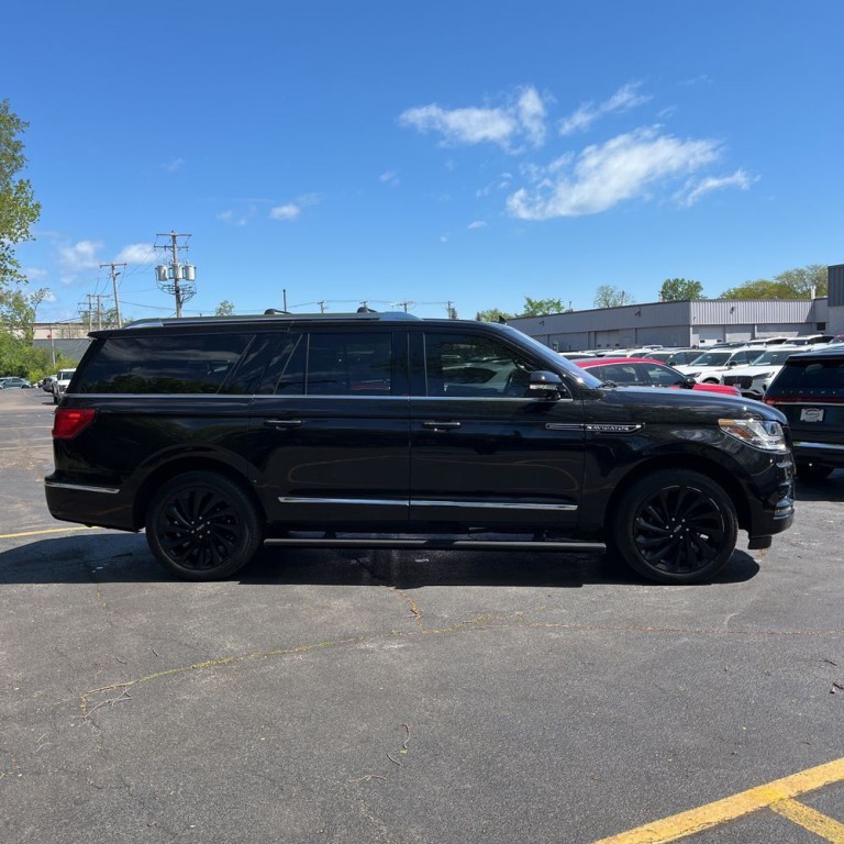 2020 Lincoln Navigator Image 3