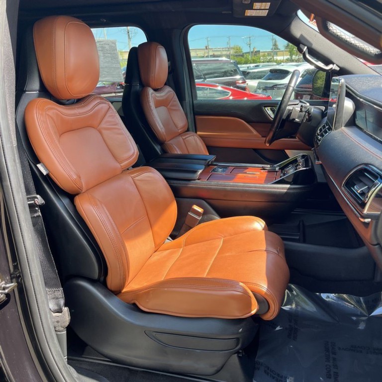 2020 Lincoln Navigator Image 8