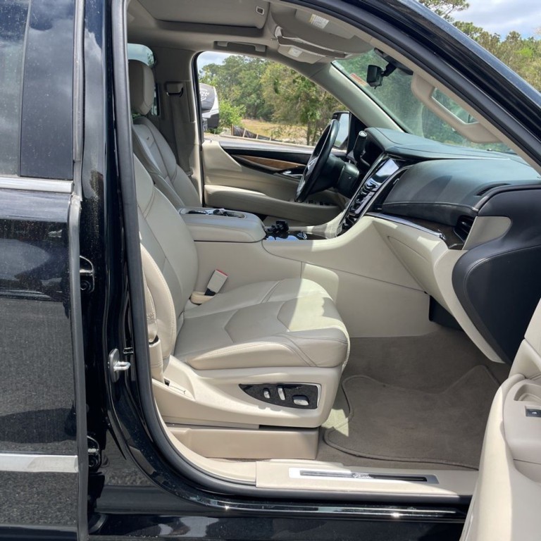 2020 Cadillac Escalade Image 6