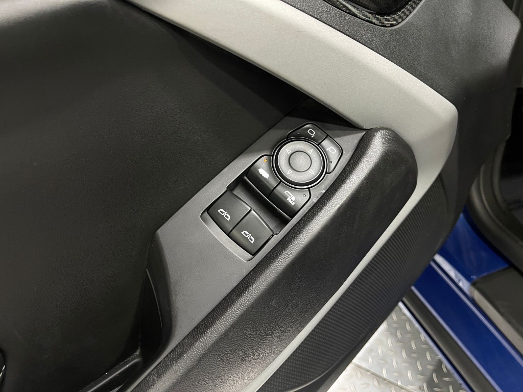 2019 Chevrolet Camaro Image 14