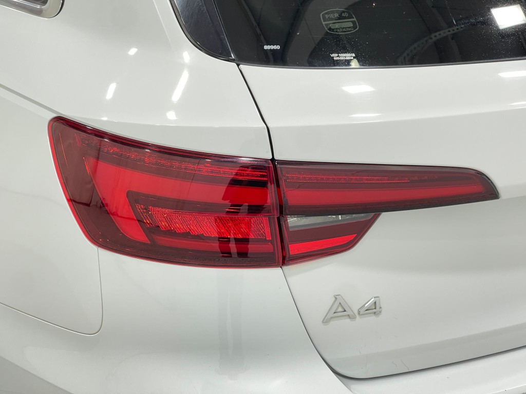 2018 Audi A4 Image 34