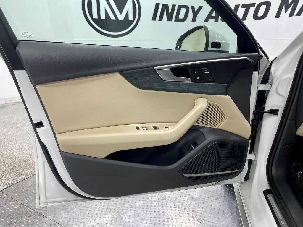 2018 Audi A4 Image 15