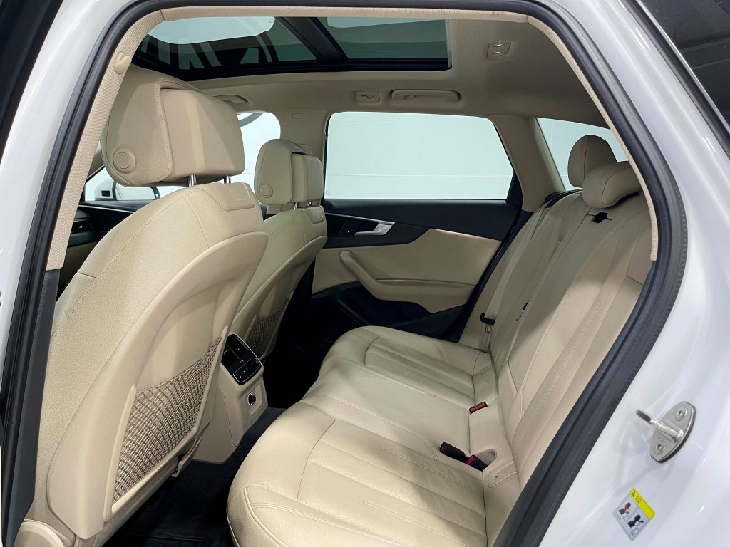 2018 Audi A4 Image 30