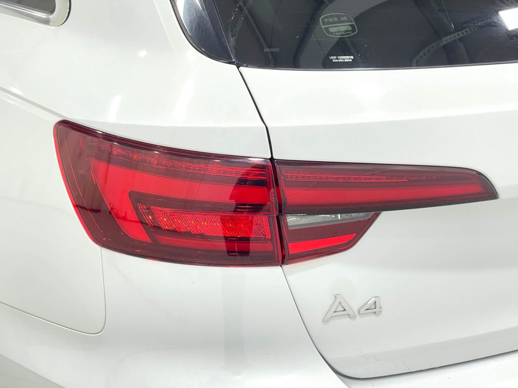 2018 Audi A4 Image 34