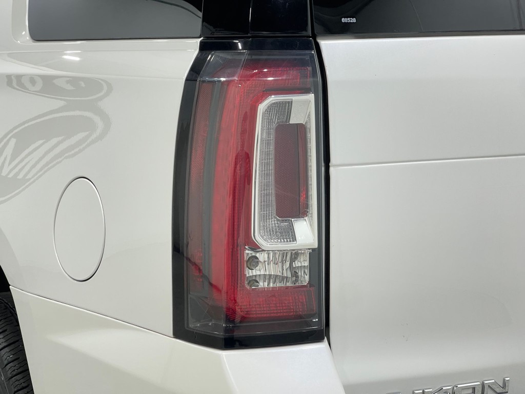 2018 GMC Yukon Image 37