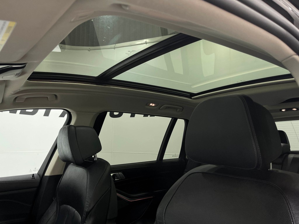 2019 BMW X7 Image 12
