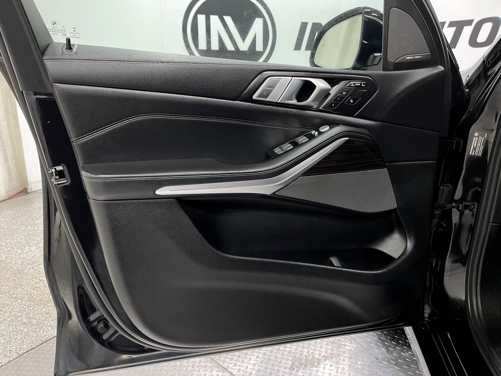 2019 BMW X7 Image 15