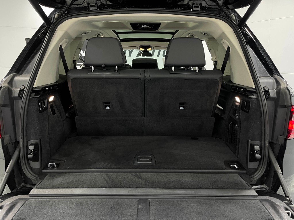 2019 BMW X7 Image 26
