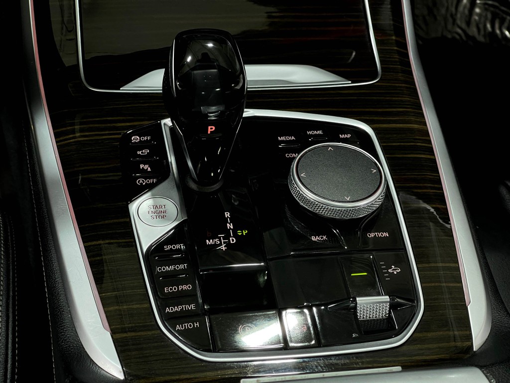 2019 BMW X7 Image 29