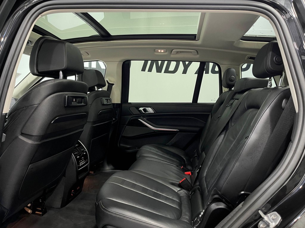 2019 BMW X7 Image 30