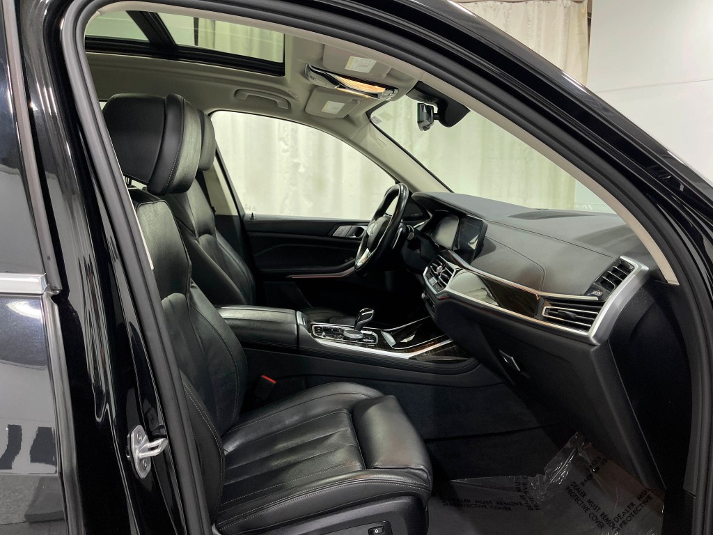 2019 BMW X7 Image 34