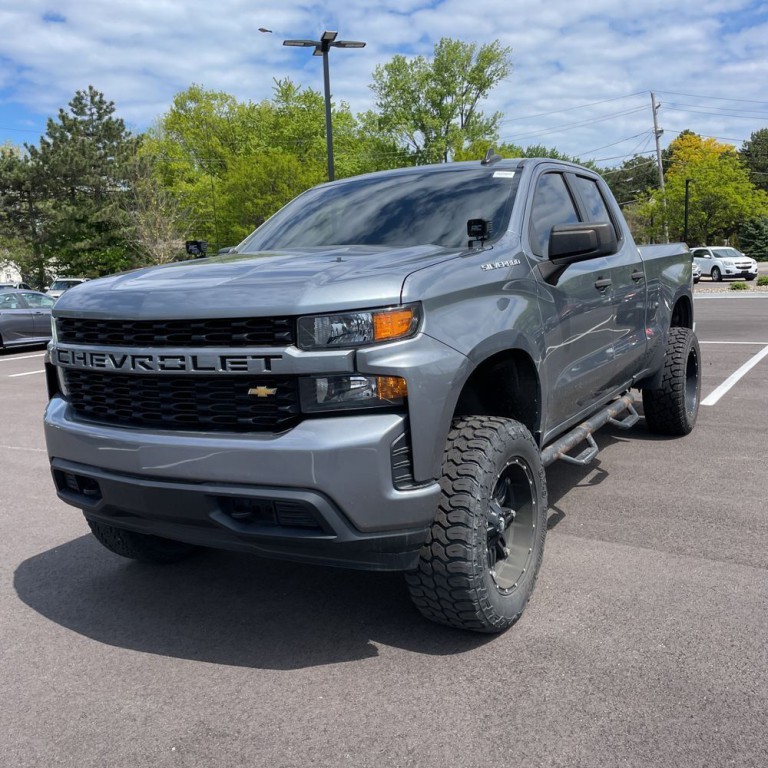 2019 Chevrolet Silverado 1500 Image 2