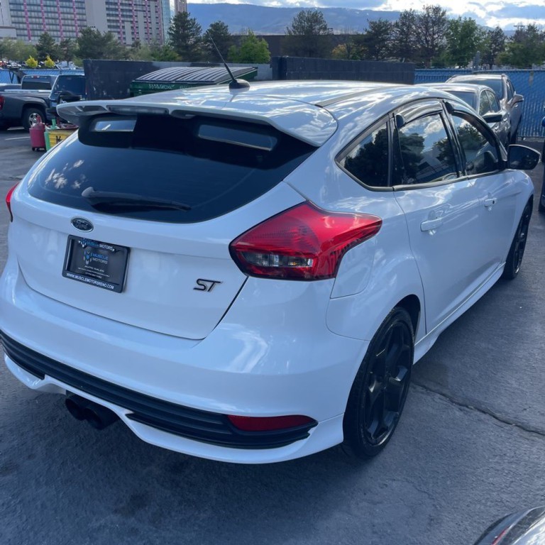2017 Ford Focus Image 3