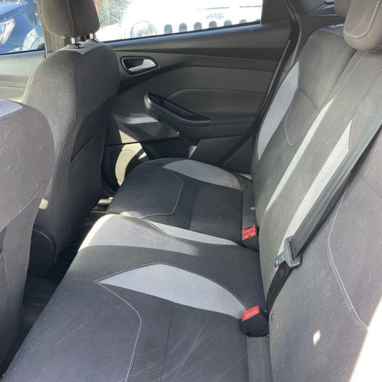 2017 Ford Focus Image 7