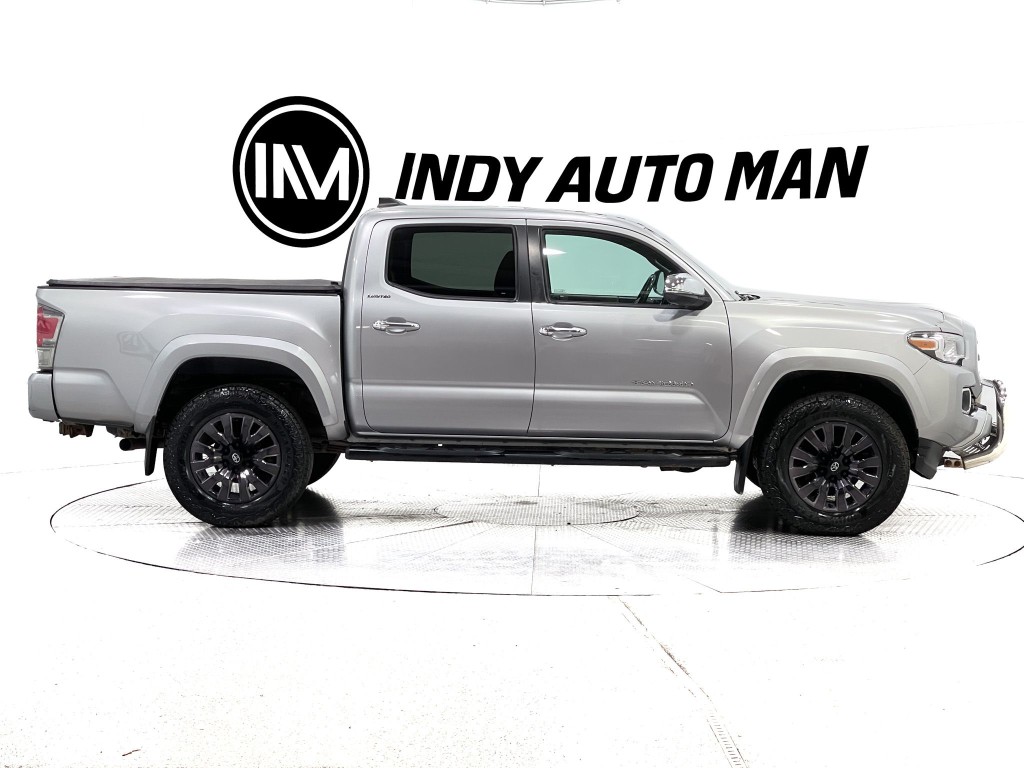 2017 Toyota Tacoma Image 3
